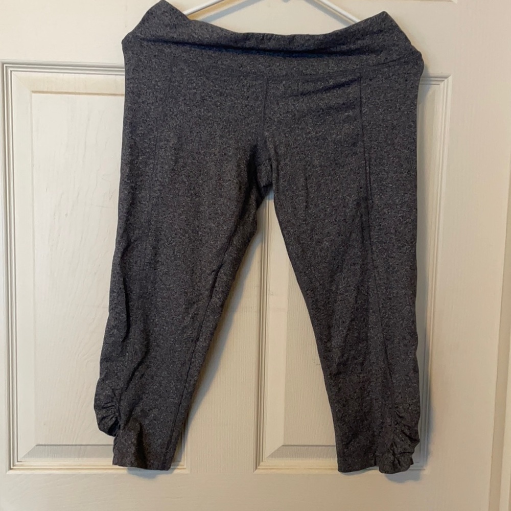 🐝 Kenzie grey crop workout leggings